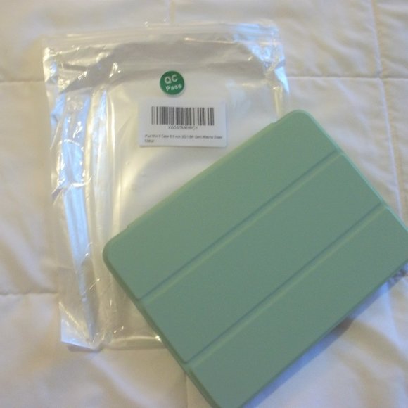 iPad Mini 6th Generation 2021 Matcha Green 8.3-inch Silicone Fitted Case New T12 - Picture 1 of 7